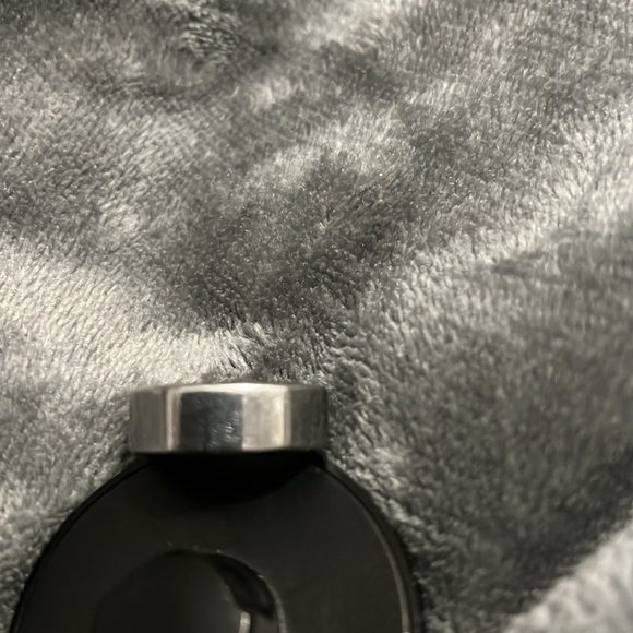 Oura Gen3 Heritage Ring size 8 - Picture 3 of 3